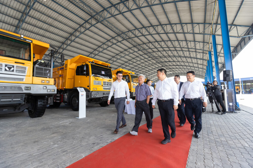 เครื่องจักรกลหนัก O.C.R. XCMG